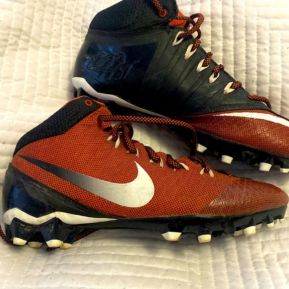 Nike Cleats - Picture 1 of 3